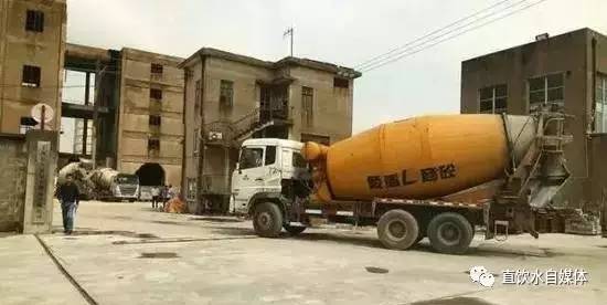 头条 高腐蚀性强碱污水直排水源地1500万人饮水受威胁！